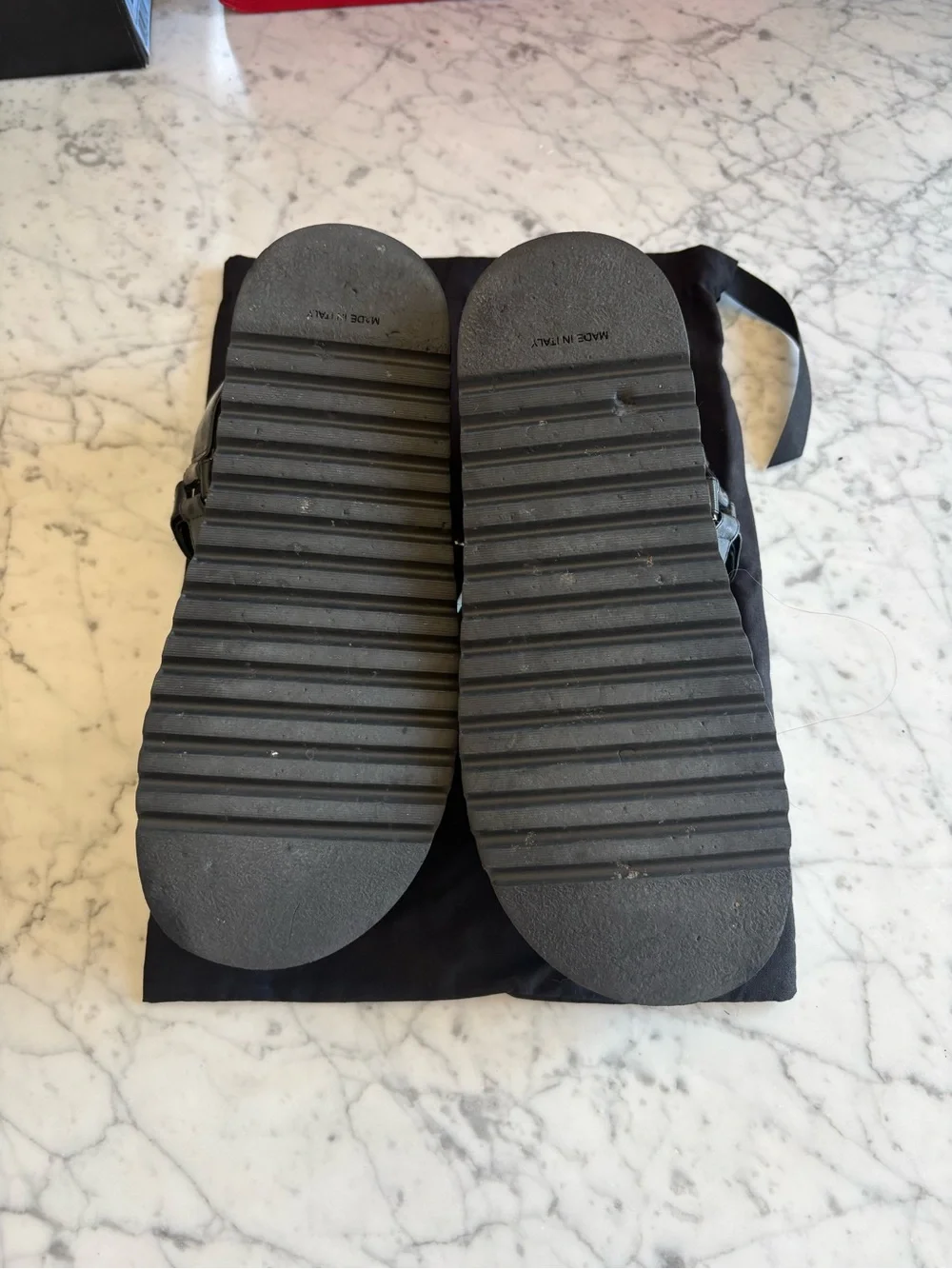 CHANEL 22P BLACK&WHITE QUILTED LAMBSKIN AND PATENT CC PLATFORM SANDALS